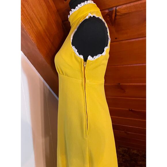 Vintage 70s Bright Yellow Lace Trim Keyhole Empire Waist Maxi Dress - Picture 4 of 7